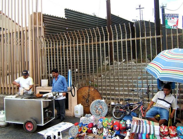 800px-US-Mexico_barrier_at_Tijuana_pedestrian_border_crossing